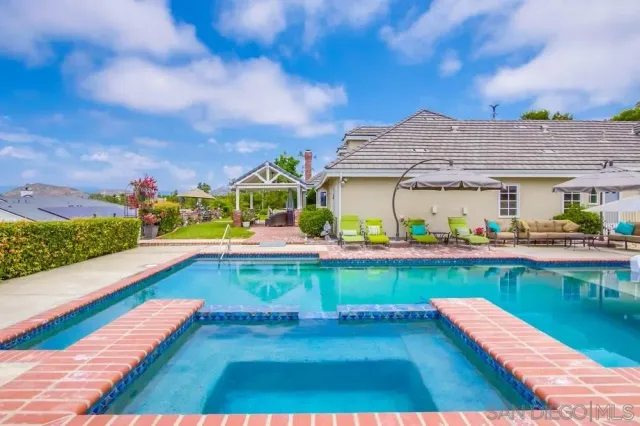 $2,800,000 | 17502 Corte Lomas Verdes, Poway, CA 92064