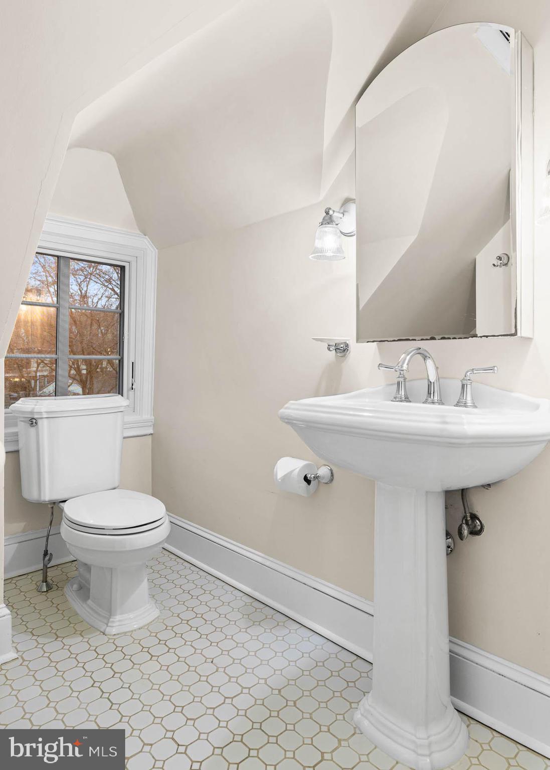 214 Roberts Road Ardmore, PA 19003 - Photo 41 of 53 3rd Floor bath