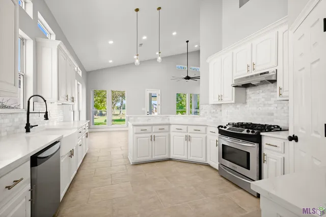 $489,900 | 6210 Royal Palms Drive, Gonzales, LA 70737