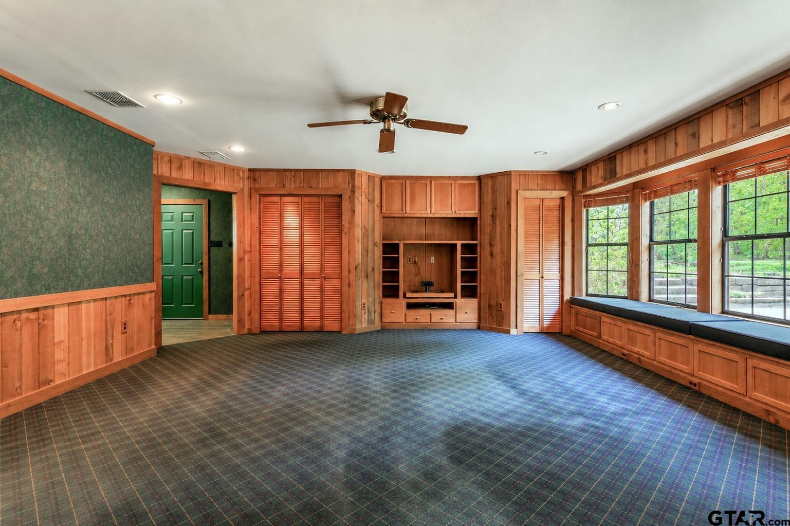 11157 Hamrick Lake Road Winona, TX 75792 - Photo 18 of 48 Second living space
