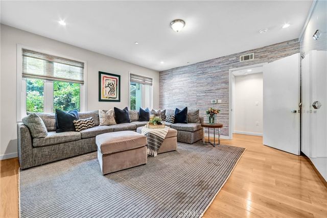 $9,800,000 | 935 Hillcrest Place, Pasadena, CA 91106