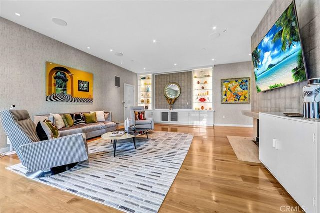 $9,800,000 | 935 Hillcrest Place, Pasadena, CA 91106