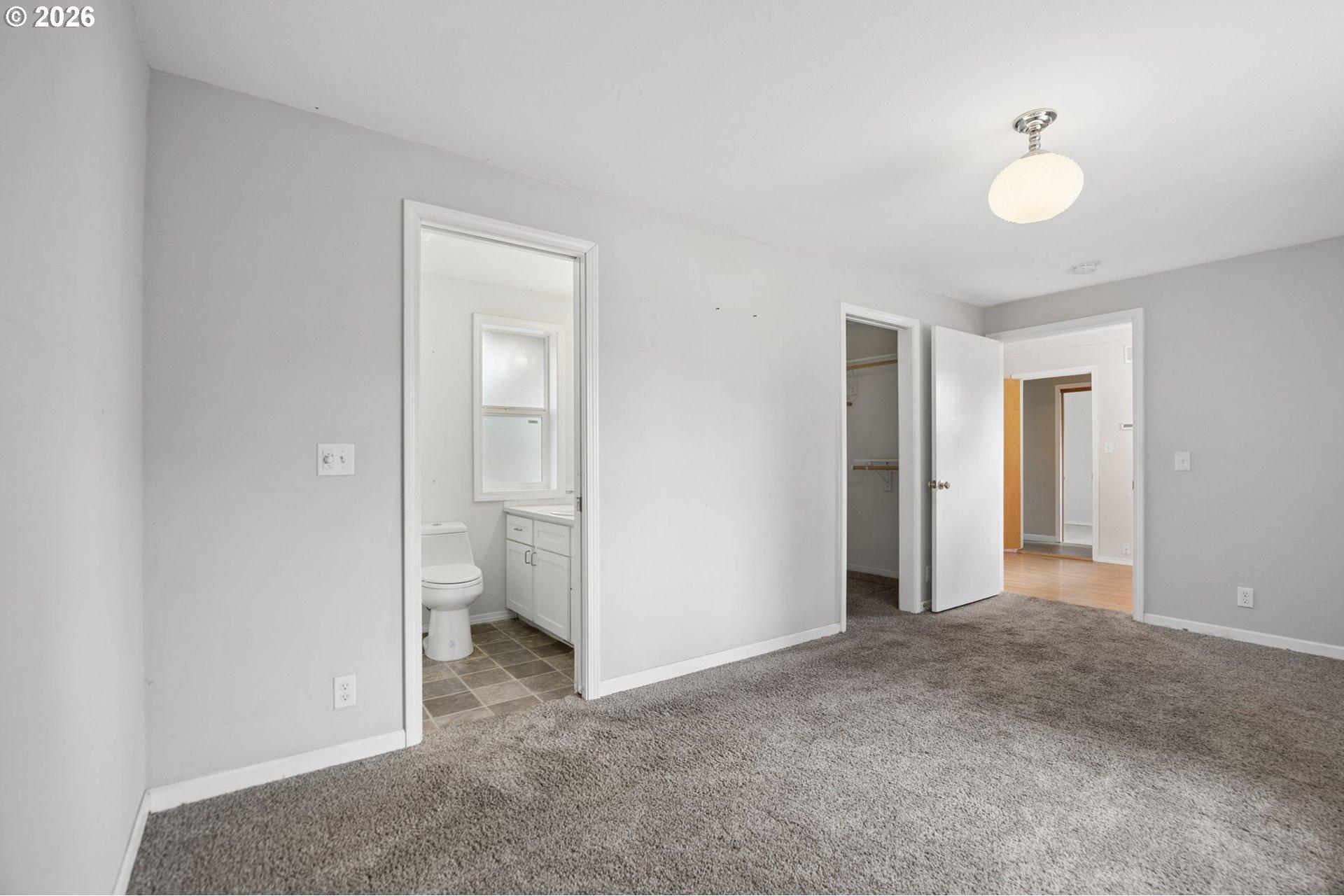 5127 Southeast Welch Road Gresham, OR 97080 - Photo 17 of 46 Primary Bedroom
