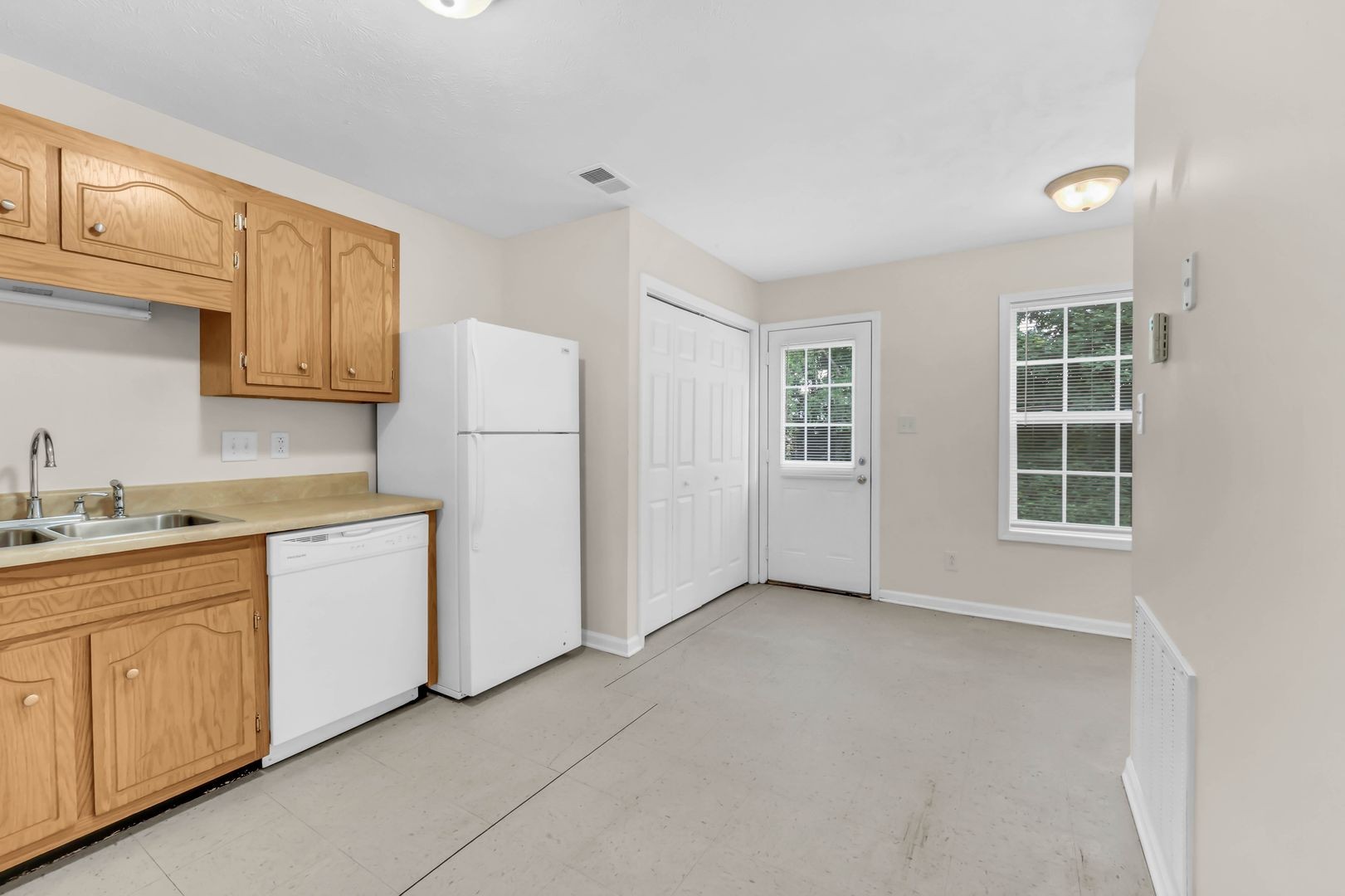 784 Cherrybark Lane, Unit 2 Clarksville, TN 37040 - Photo 7 of 17