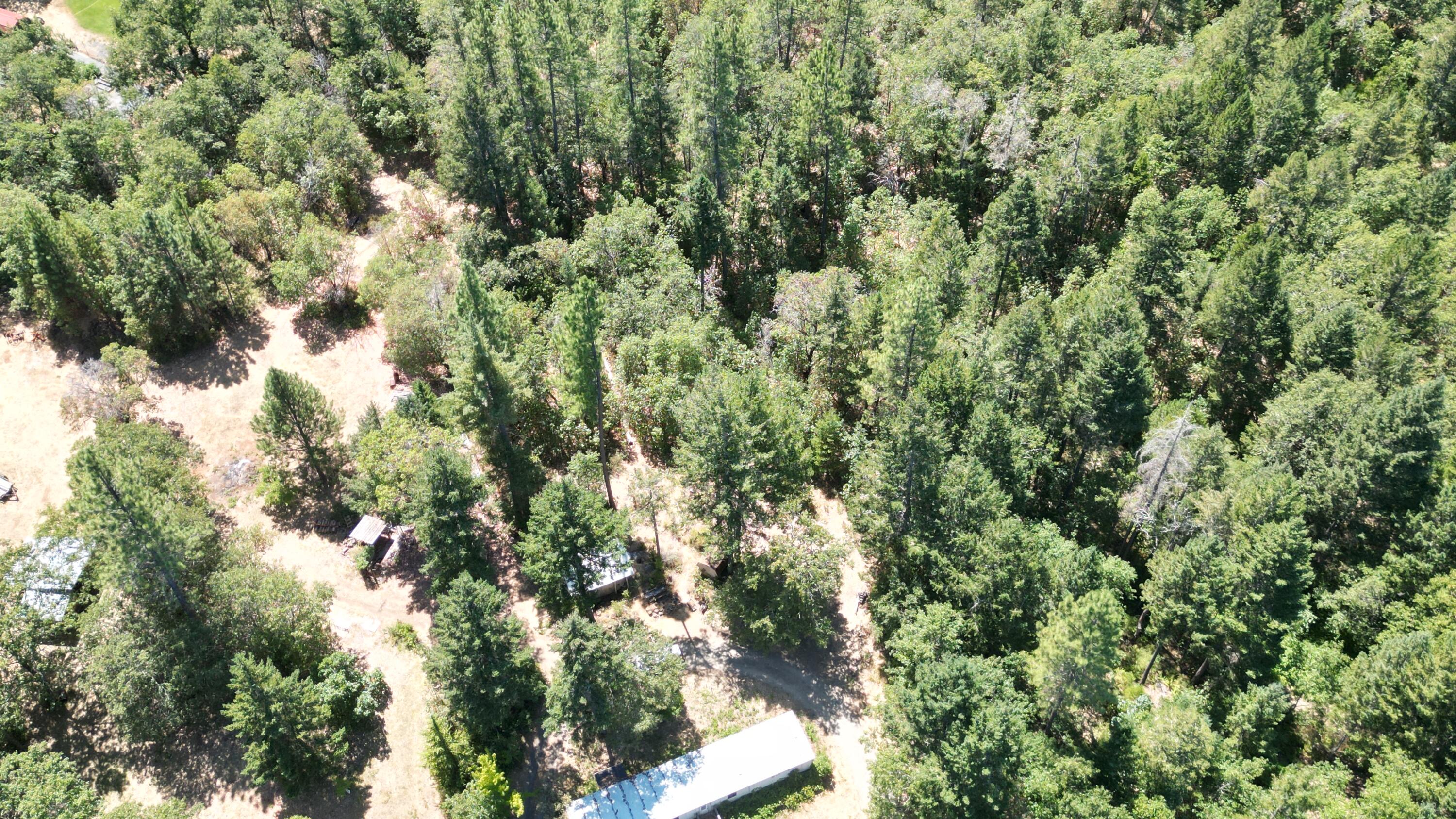 1752 Rounds Avenue Grants Pass, OR 97527 - Photo 8 of 33 DJI_0408