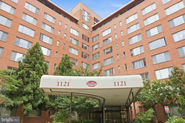 $129,999 | 1121 Arlington Boulevard, Unit 310, Arlington, VA 22209