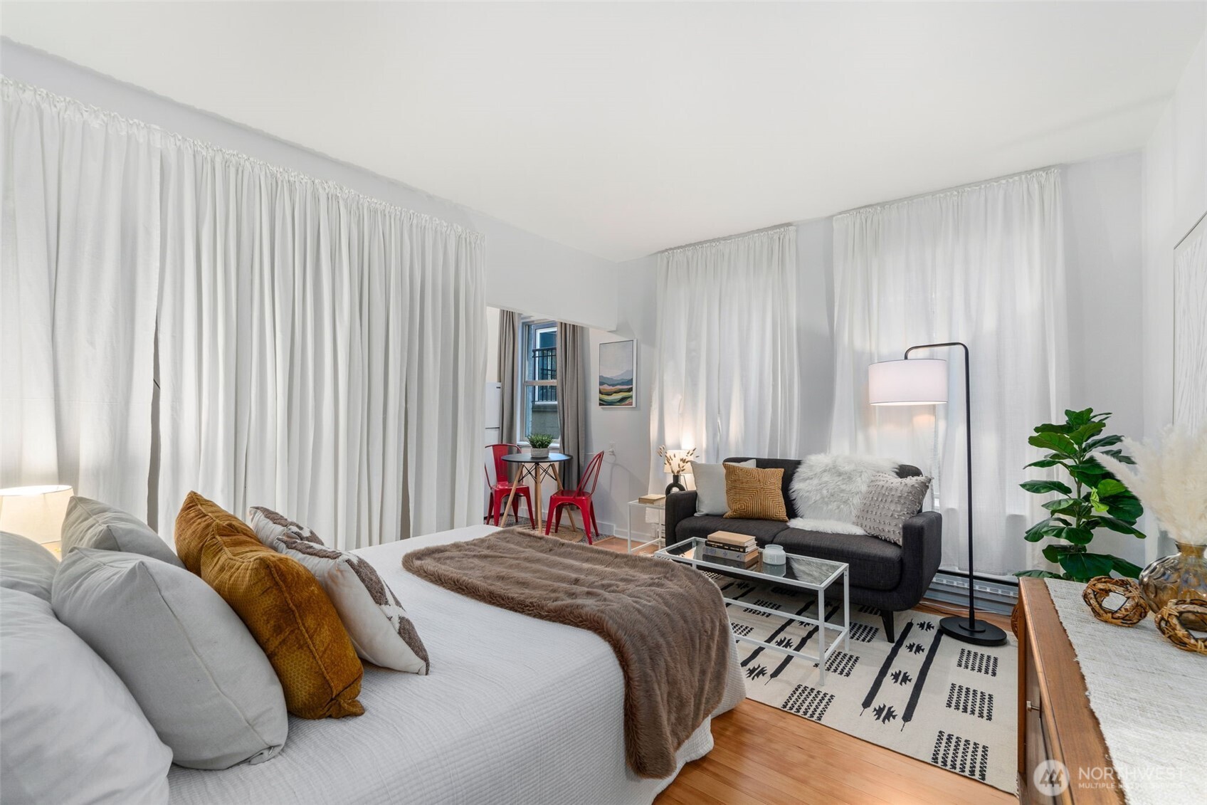7 Harrison Street, Unit 26 Seattle, WA 98109 - Photo 8 of 30