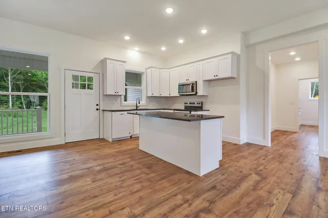 $369,900 | 5317 Wilder Road, Grimsley, TN 38565