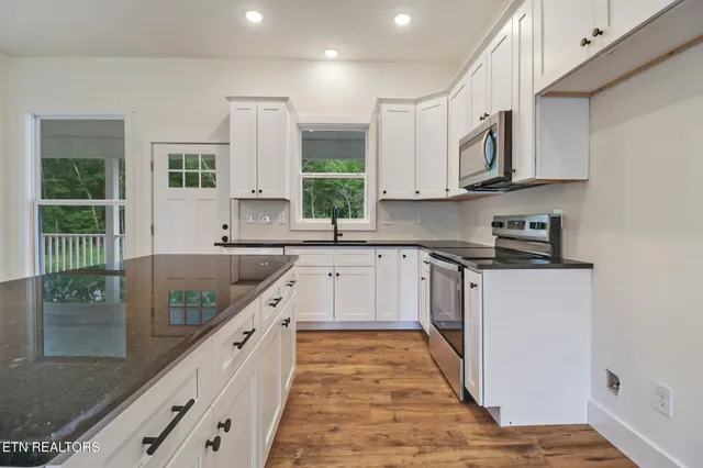 $369,900 | 5317 Wilder Road, Grimsley, TN 38565