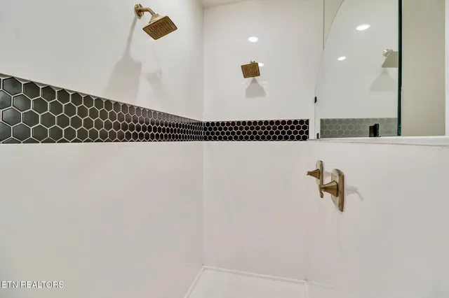 $369,900 | 5317 Wilder Road, Grimsley, TN 38565