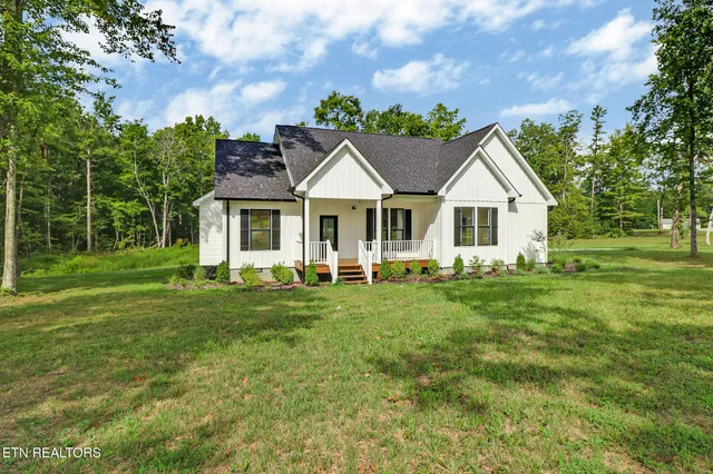 $369,900 | 5317 Wilder Road, Grimsley, TN 38565
