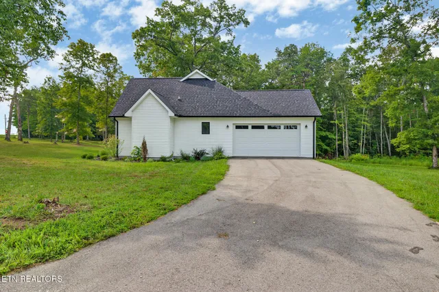 $369,900 | 5317 Wilder Road, Grimsley, TN 38565