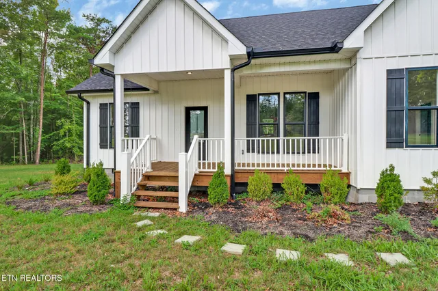 $369,900 | 5317 Wilder Road, Grimsley, TN 38565