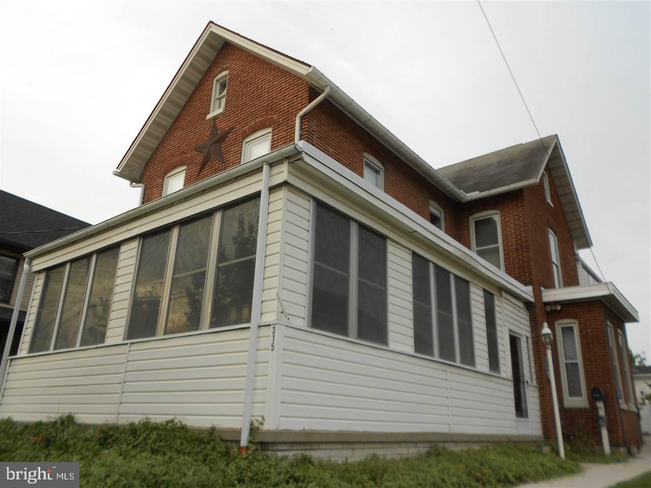 315 High Street Hanover, PA 17331 - Photo 3 of 36 Gallery Image 3