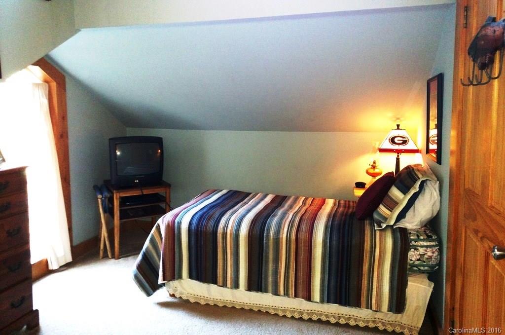 752 Dillard Road Sylva, NC 28779 - Photo 10 of 16 Gallery Image 10