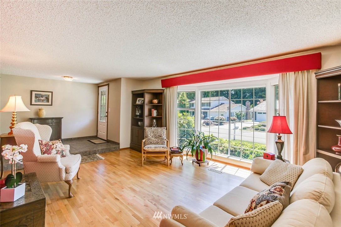 14822 Southeast 170th Street Renton, WA 98058 - Photo 4 of 24 Gallery Image 4