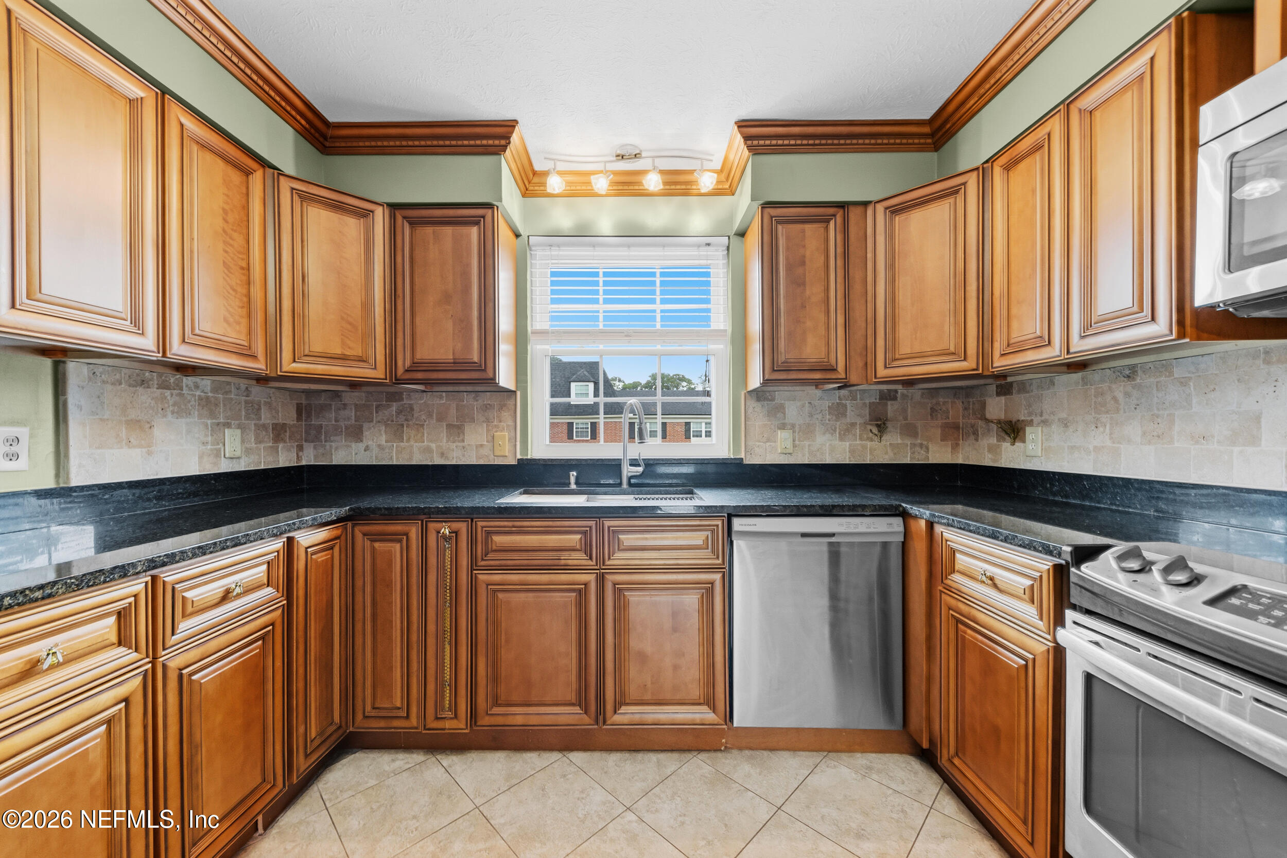 4915 Baymeadows Road, Unit 3C Jacksonville, FL 32217 - Photo 10 of 27 Kitchen
