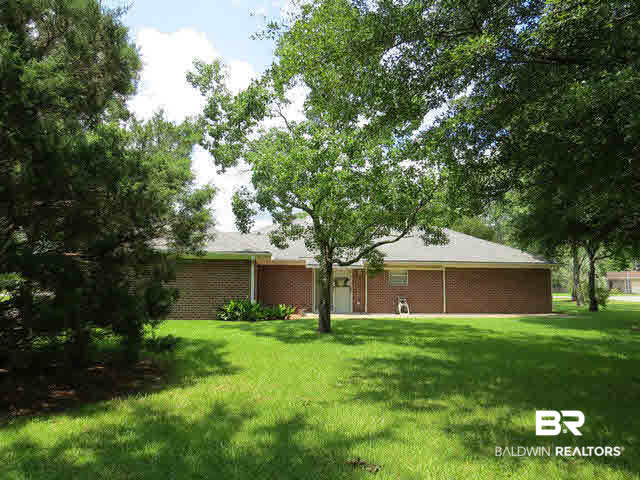 1801 South Bay Street Foley, AL 36535 - Photo 2 of 32