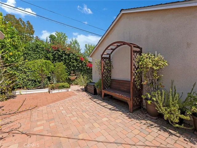 $1,299,000 | 4854 Ranchito Avenue, Sherman Oaks, CA 91423