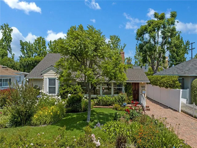 $1,299,000 | 4854 Ranchito Avenue, Sherman Oaks, CA 91423