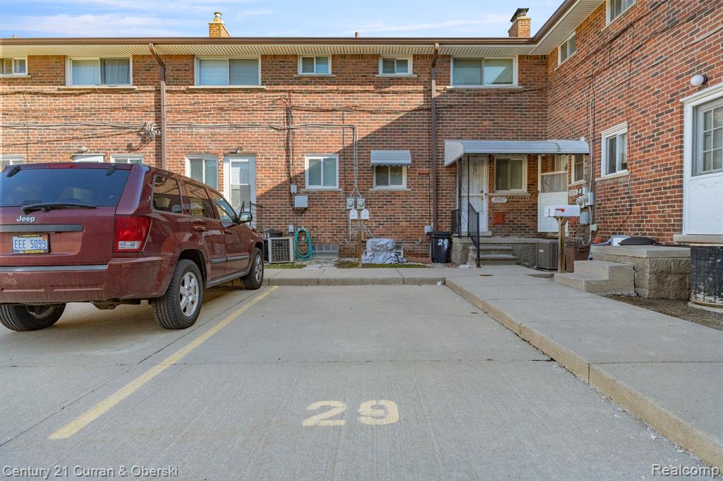 10029 Middlebelt Road Livonia, MI 48150 - Photo 31 of 37