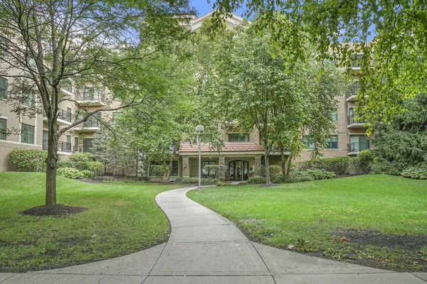 $310,500 | 5100 West 96th Street, Unit 524, Oak Lawn, IL 60453