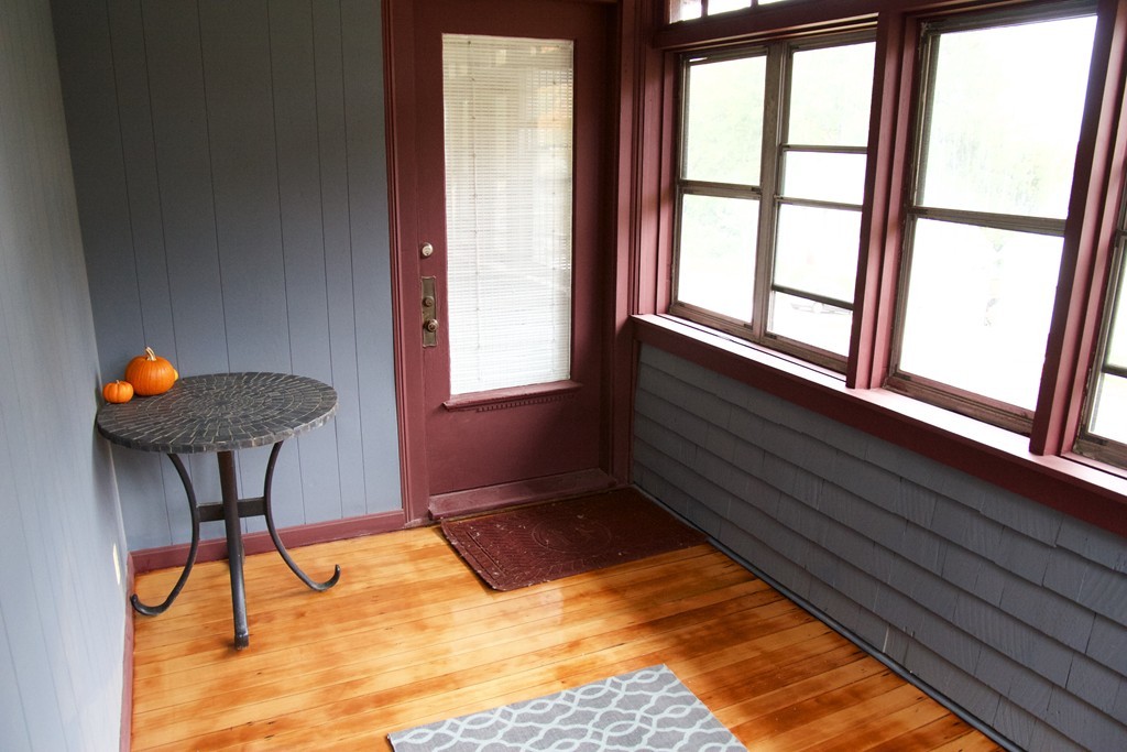 26 Morningside Road Worcester, MA 01602 - Photo 2 of 24