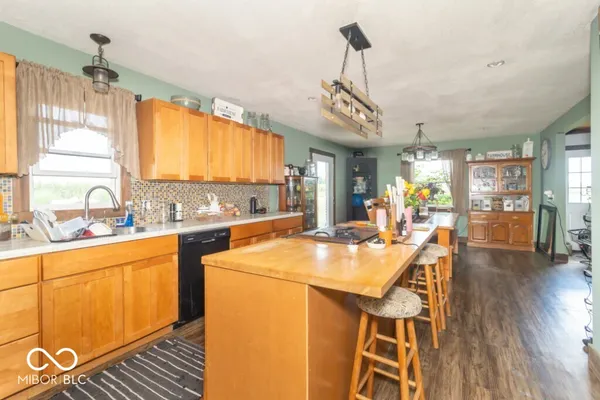 $550,000 | 5288 South County Road 725 East, Straughn, IN 47387