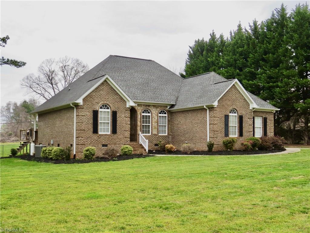 920 Sandy Cross Road Reidsville, NC 27320 - Photo 1 of 42 Gallery Image 1
