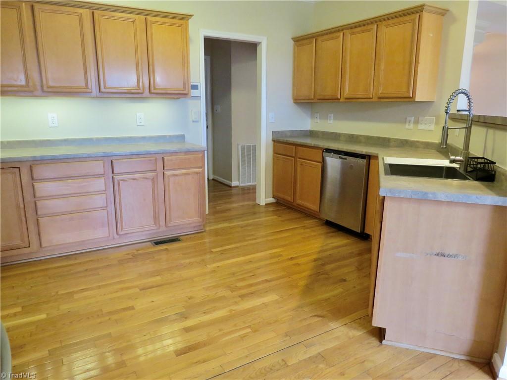 920 Sandy Cross Road Reidsville, NC 27320 - Photo 3 of 42 Gallery Image 3