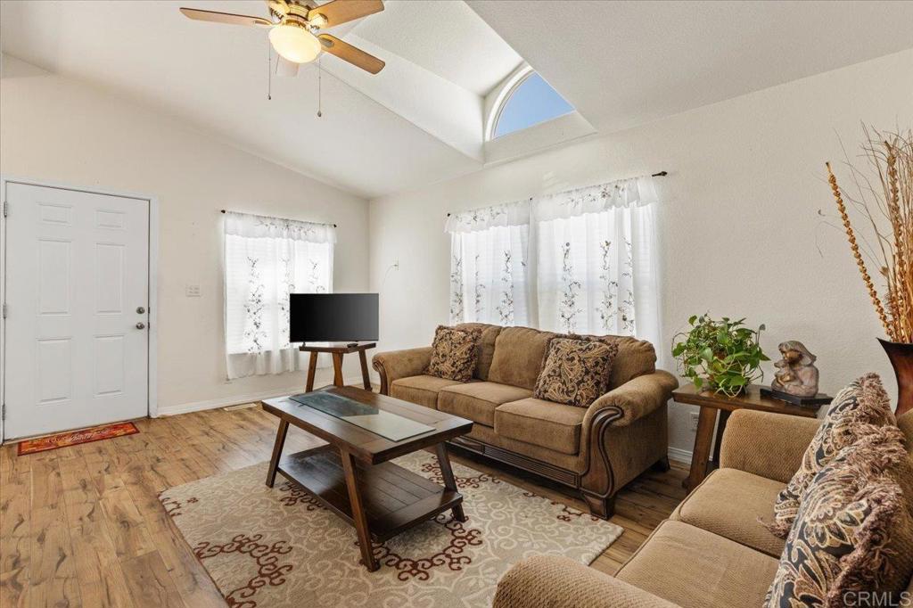 176 Flicker Lane Oceanside, CA 92057 - Photo 4 of 31