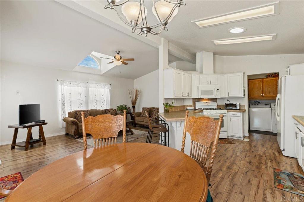 176 Flicker Lane Oceanside, CA 92057 - Photo 6 of 31