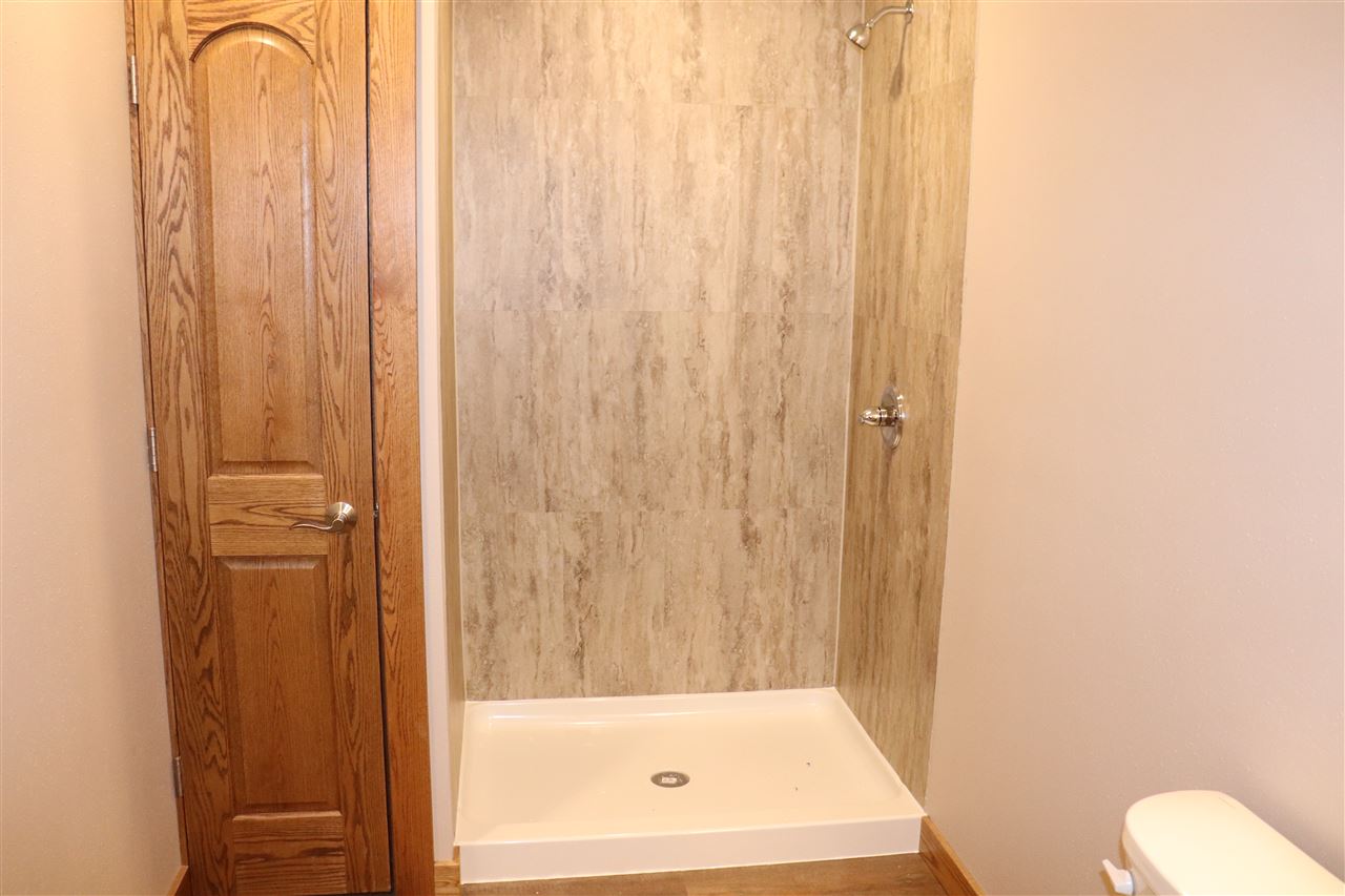 2410 Aspen Ln Road Decorah, IA 52101 - Photo 12 of 19 Gallery Image 12