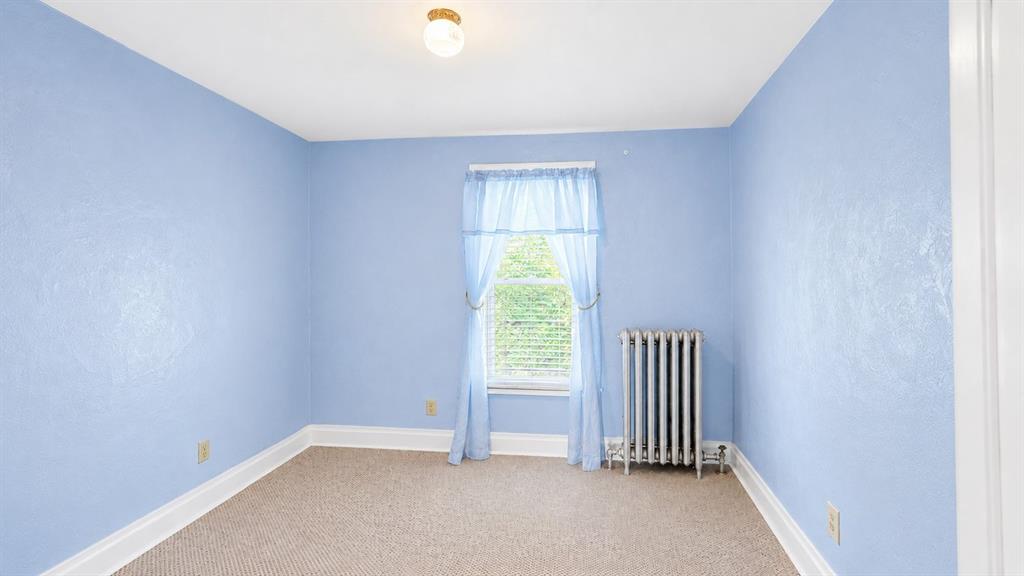 439 Longfellow Street Vandergrift, PA 15690 - Photo 10 of 16