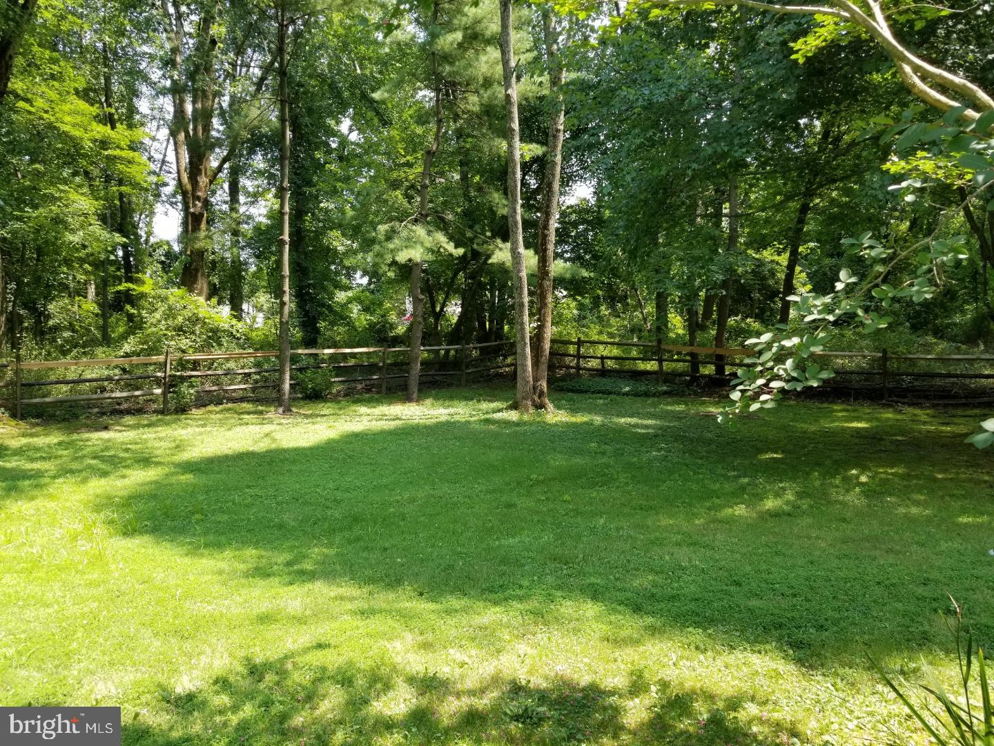 2025 Terwood Road Huntingdon Valley, PA 19006 - Photo 12 of 25 Back Yard