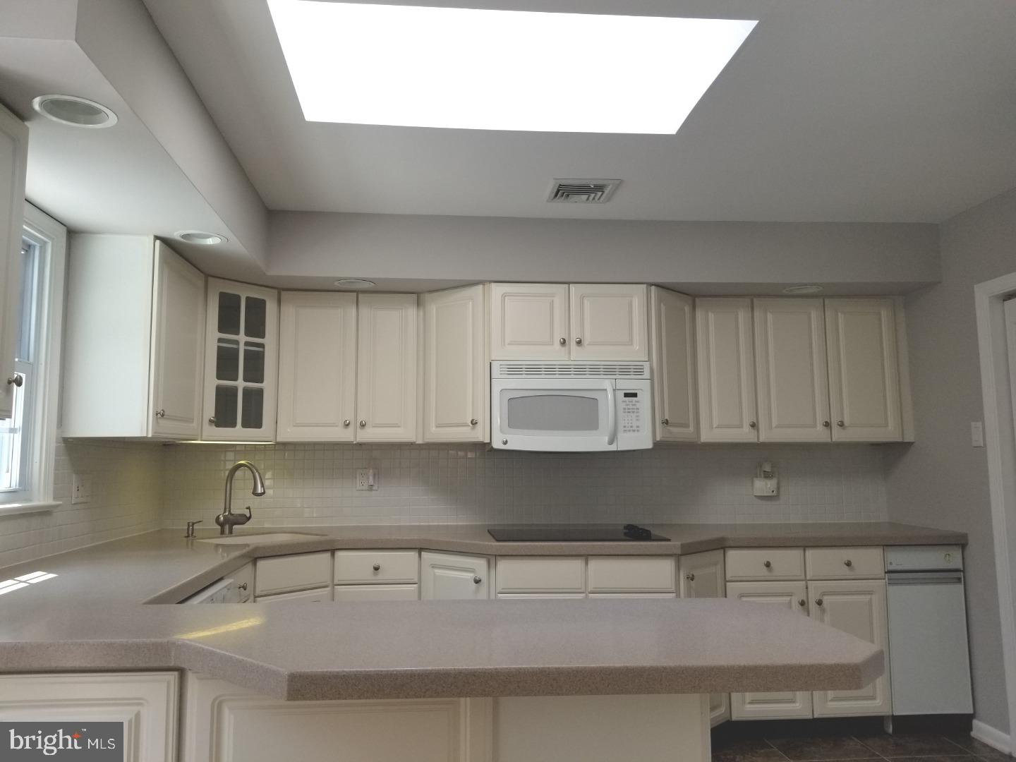 2025 Terwood Road Huntingdon Valley, PA 19006 - Photo 15 of 25 Kitchen
