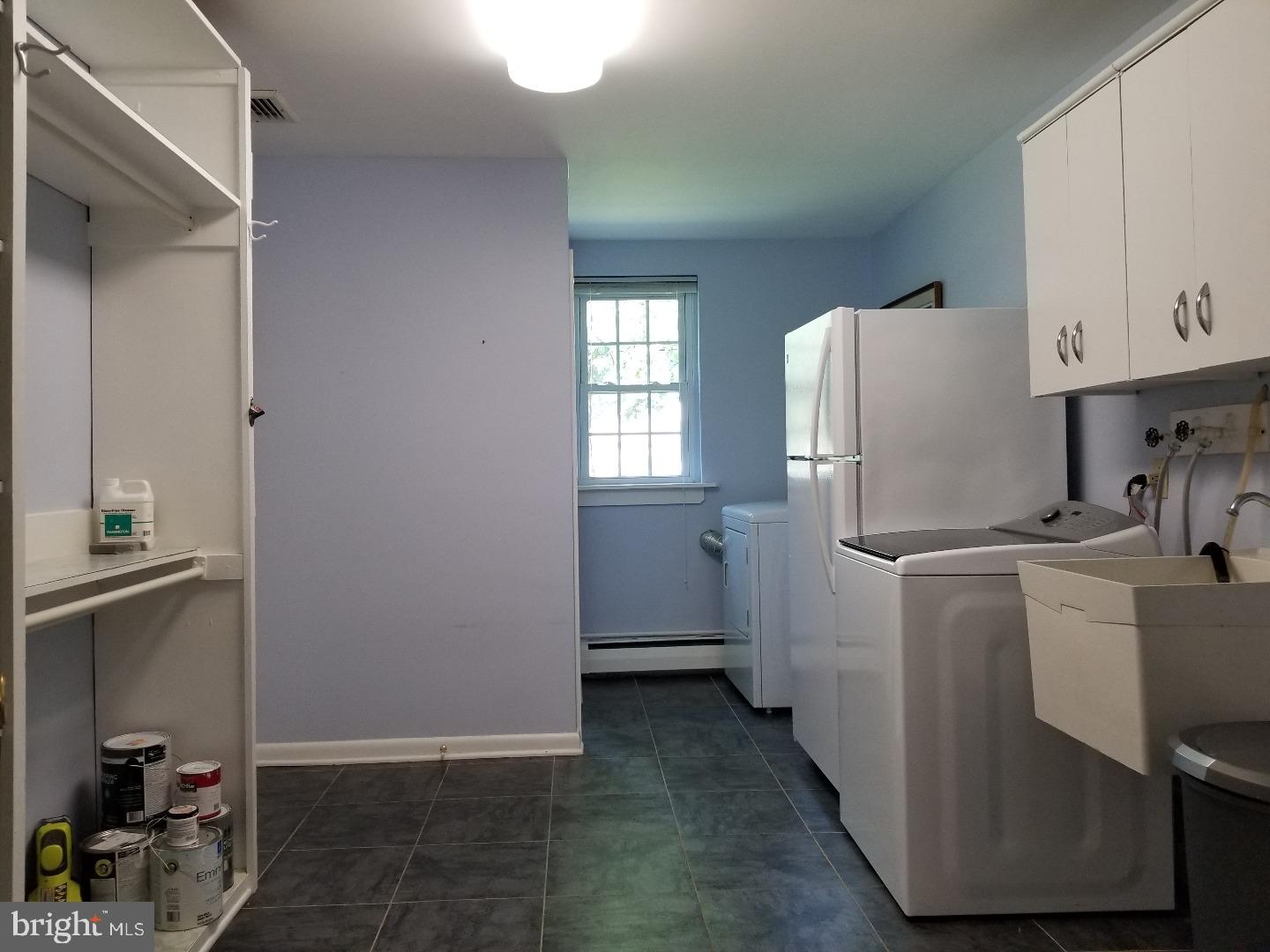 2025 Terwood Road Huntingdon Valley, PA 19006 - Photo 24 of 25 Laundry Room