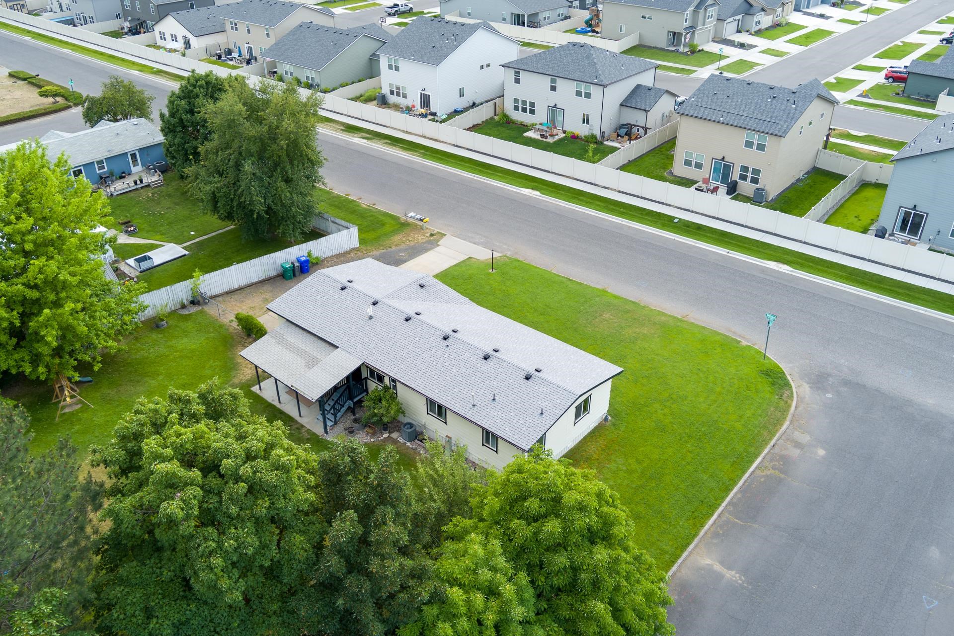 3306 East 4th Court Mead, WA 99021 - Photo 5 of 42