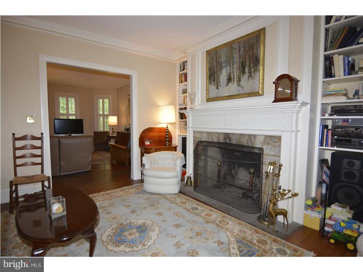 959 Sheerlund Road Reading, PA 19607 - Photo 14 of 25 Living Room