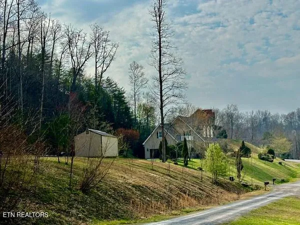 $499,000 | 2004 Twin Fawn Trail, Middlesboro, KY 40965