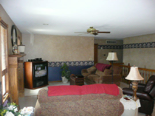 1965 East Water Road Byron, IL 61010 - Photo 8 of 11 a living room with furniture