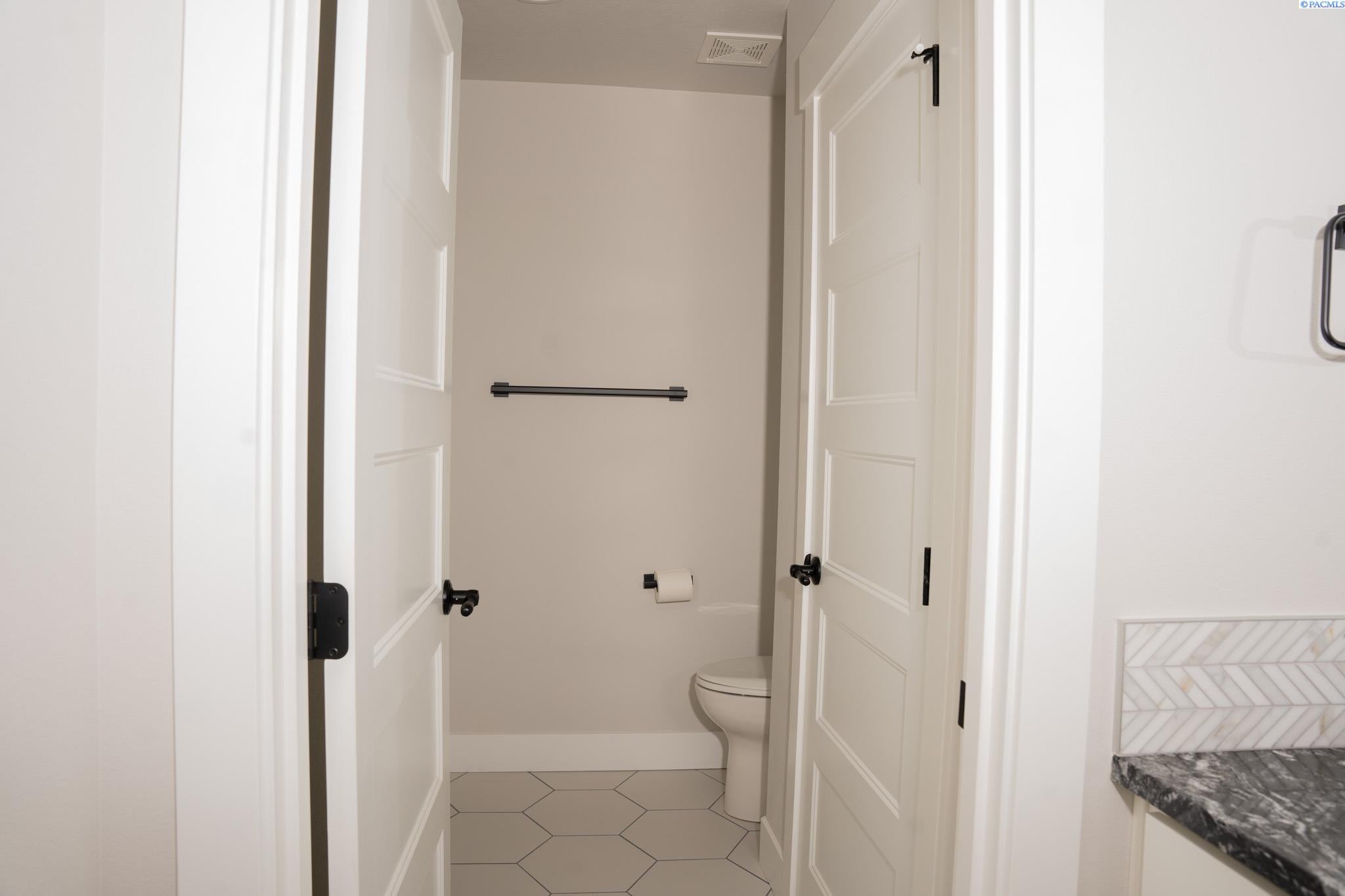 1900 Beacon Road Grandview, WA 98930 - Photo 16 of 25 Gallery Image 16