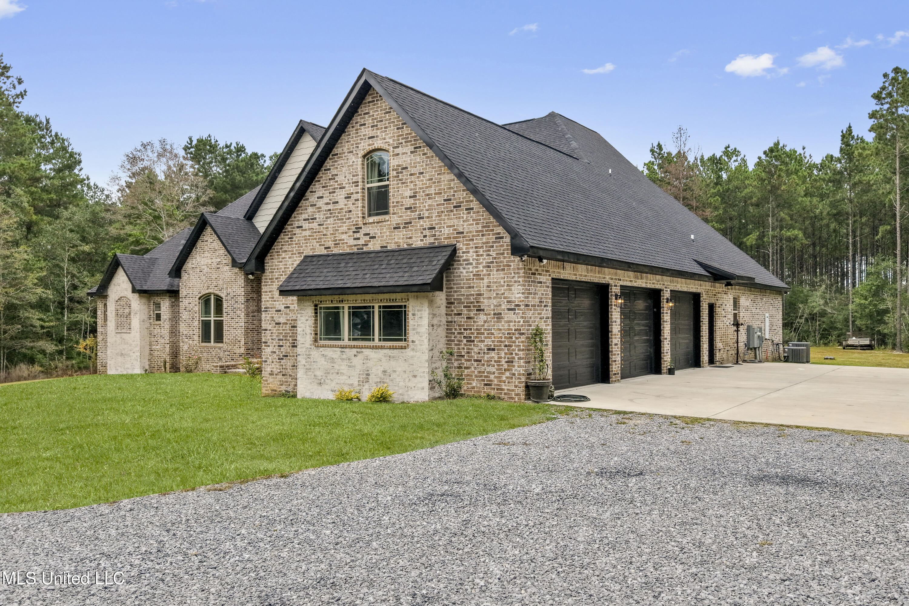 17341 Doc Lizana Road Gulfport, MS 39503 - Photo 4 of 77 0004