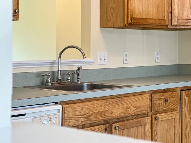 a close view of sink and tap