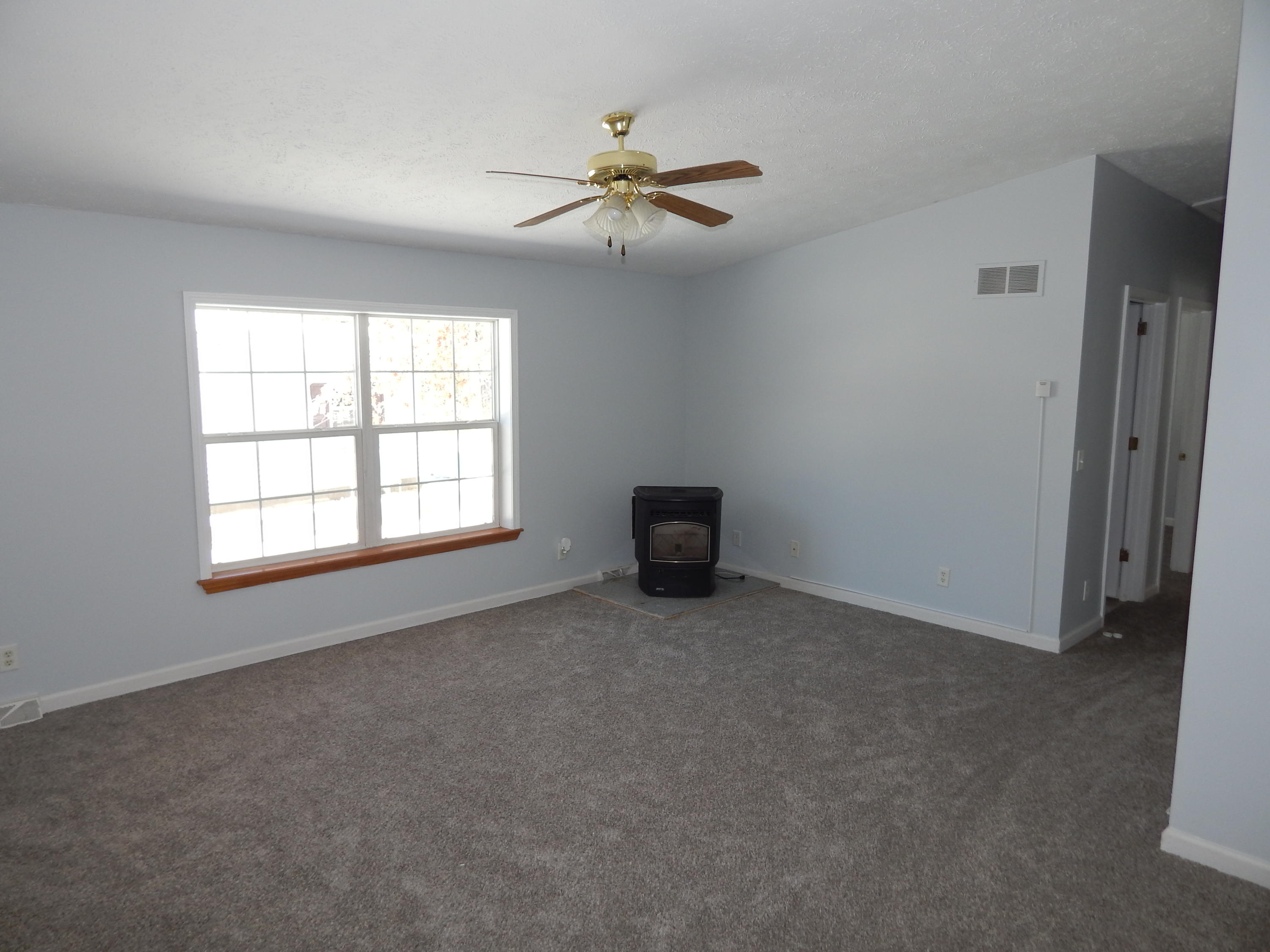 39 Fox Ridge Drive Berwick, ME 03901 - Photo 5 of 42 LvgRm1