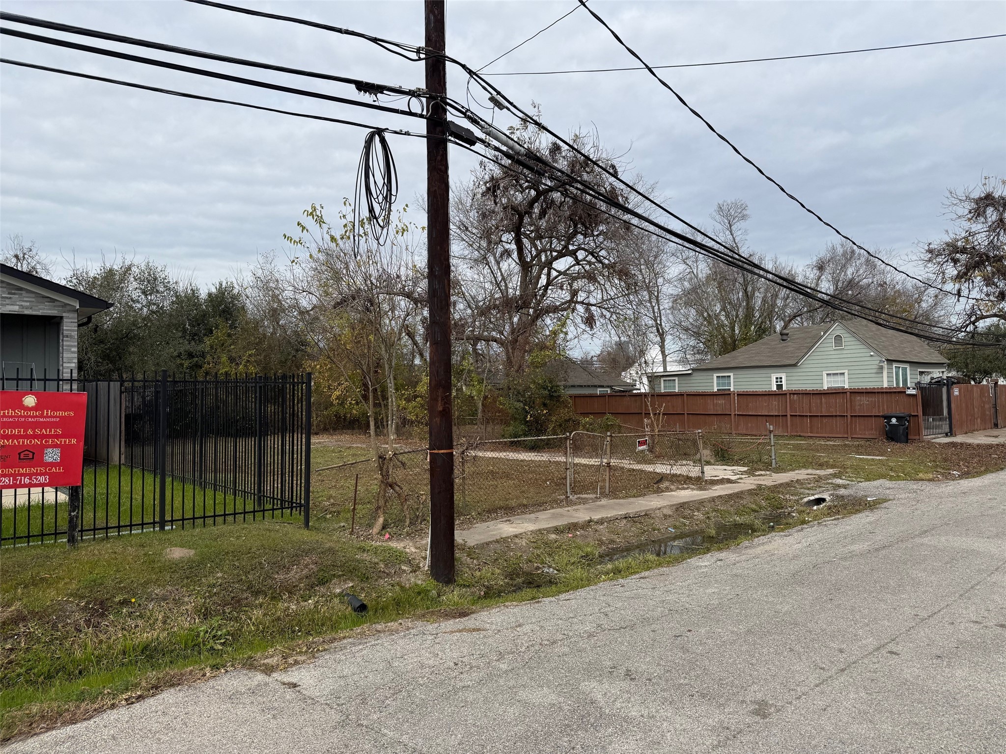 3510 Cobb Street Houston, TX 77004 - Photo 3 of 5