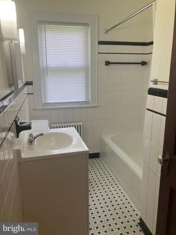 $2,400 | 18 1/2 Main Street, Pennsville, NJ 08070