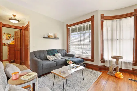 $995,000 | 197 North Kent Street, St. Paul, MN 55102