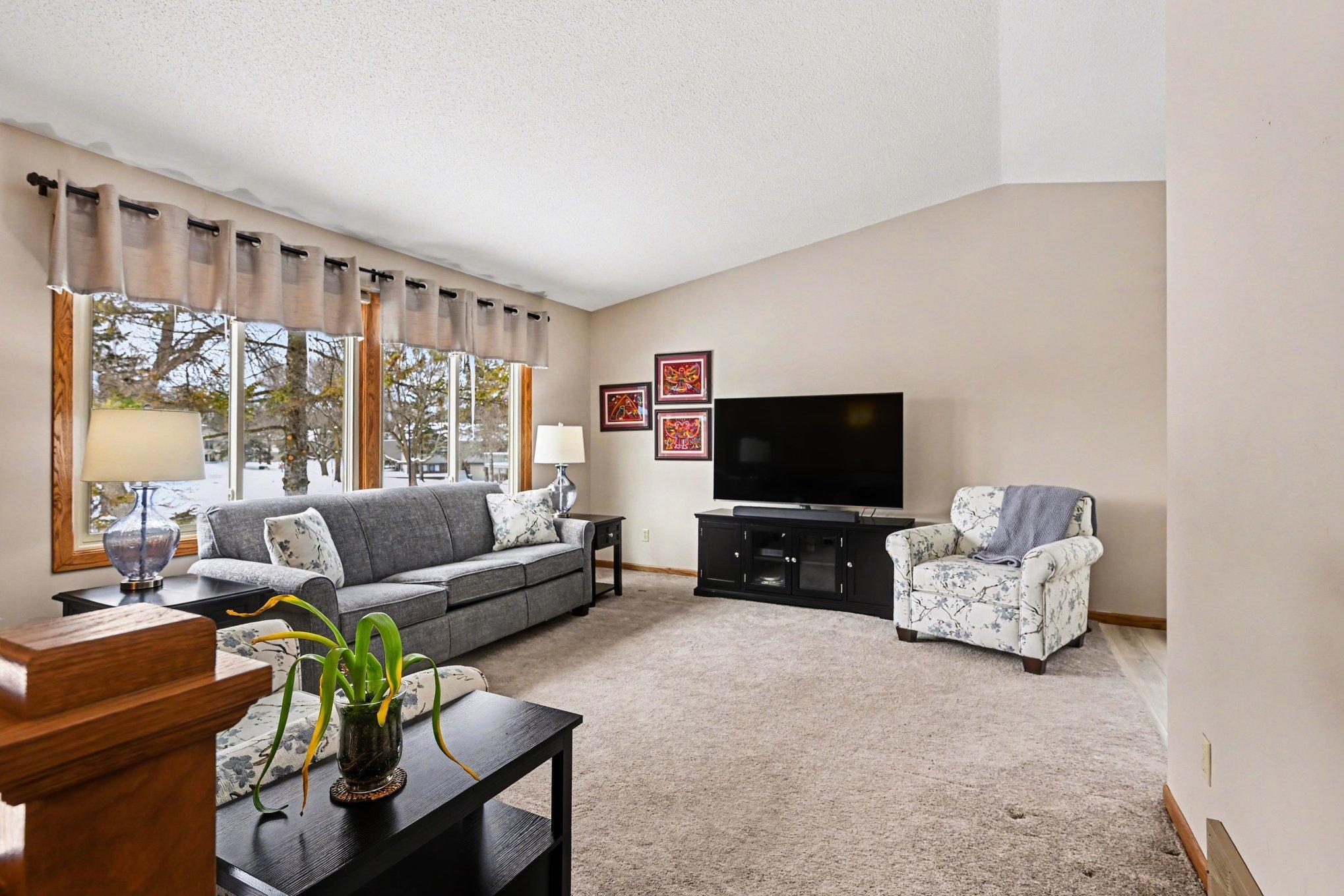 851 Sherwood Road Shoreview, MN 55126 - Photo 2 of 23