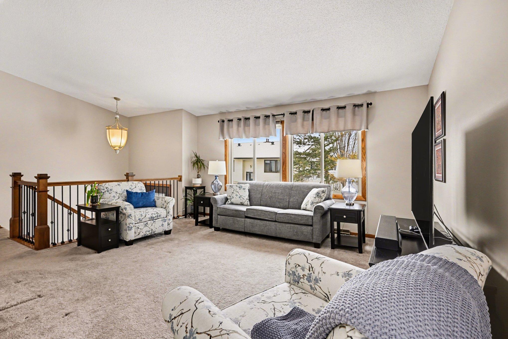 851 Sherwood Road Shoreview, MN 55126 - Photo 4 of 23